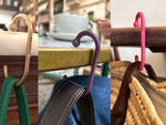 Cargar imagen en el visor de la galería, Gancho para bolsos: CuelgaB - Bag Hook
